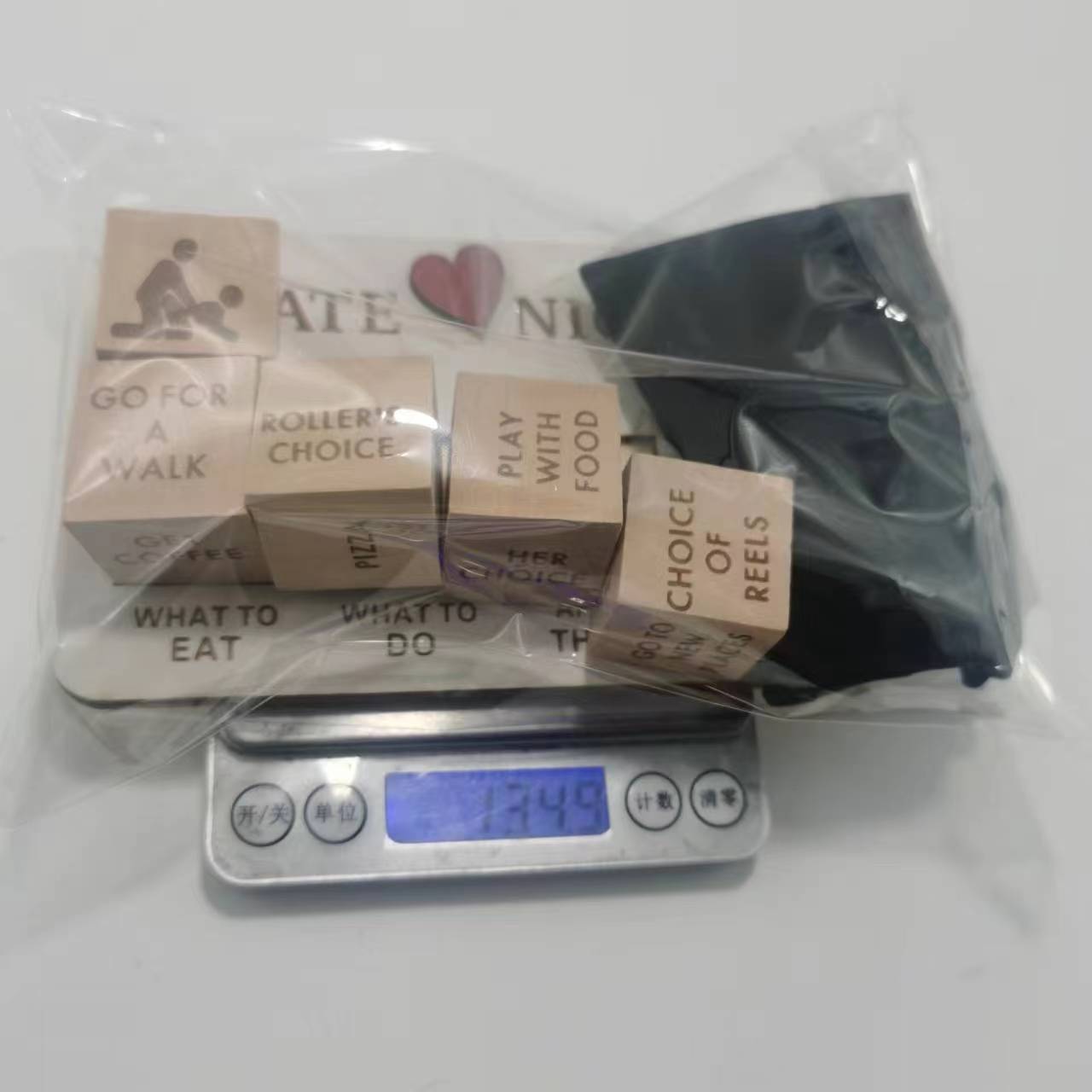Wooden Date Night Dice for Couples – Romantic Decision Game, Fun Relationship Activity, Creative At-Home Date Idea Gift for Boyfriend, Girlfriend, Husband or Wife